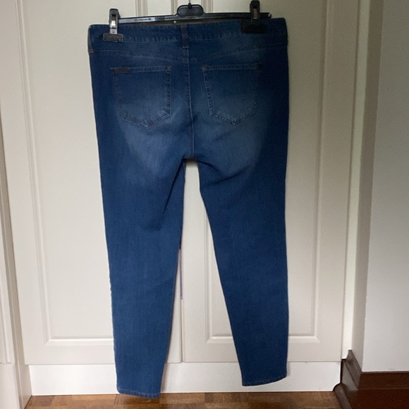 CELEBRITY  PINK ANKLE SKINNY SIZE 13/31 . - Picture 5 of 10